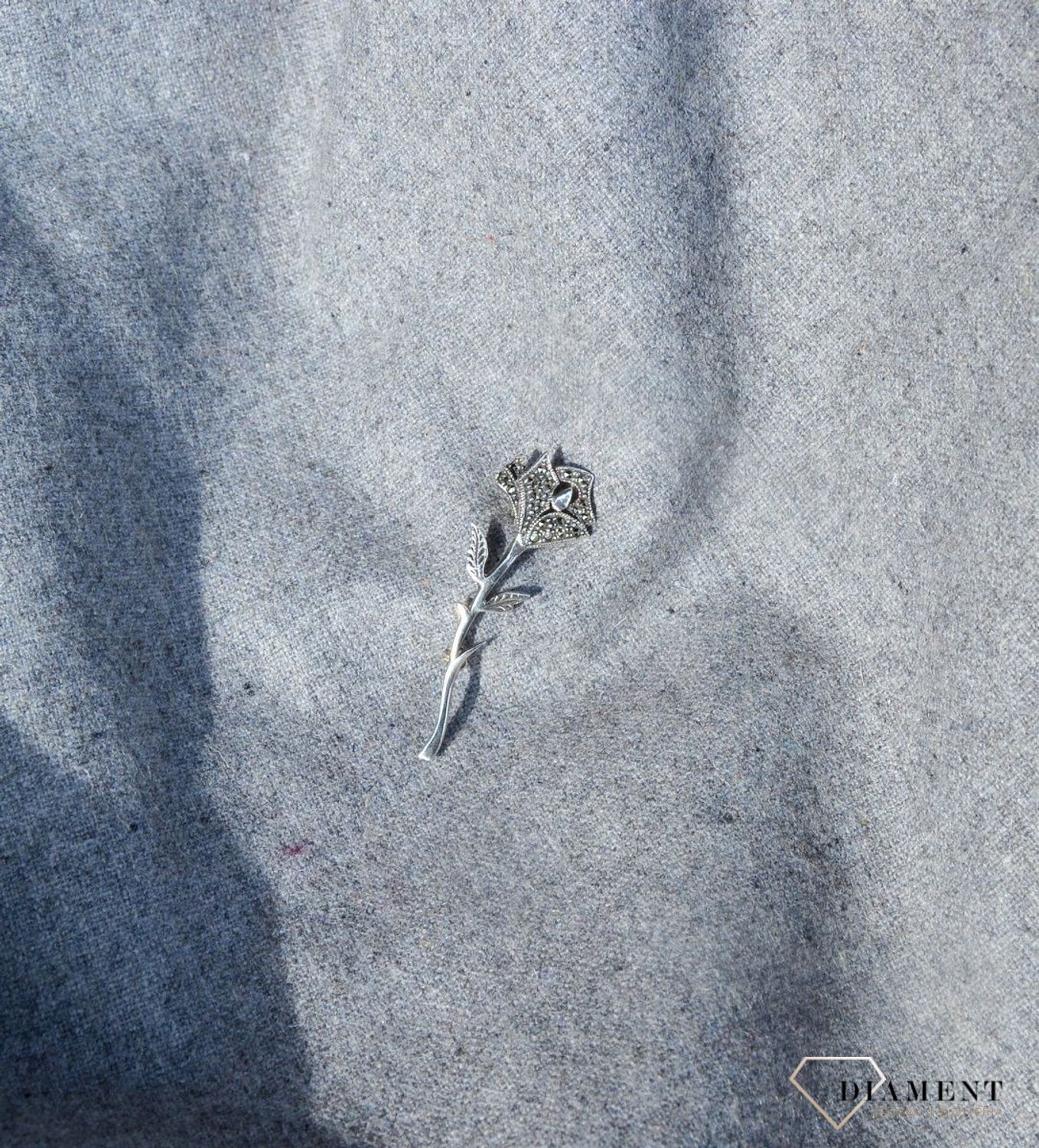 Srebrna broszka kwiat z markazytami BRO 207.jpg